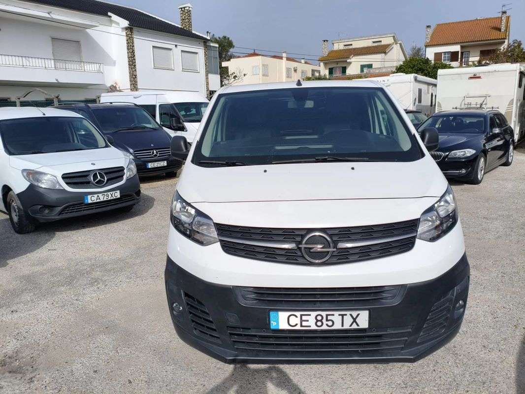 opel-vivaro-2021-diesel-1997cc