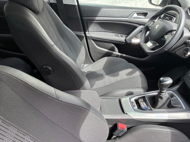 peugeot-308-sw-2021-diesel-1499cc