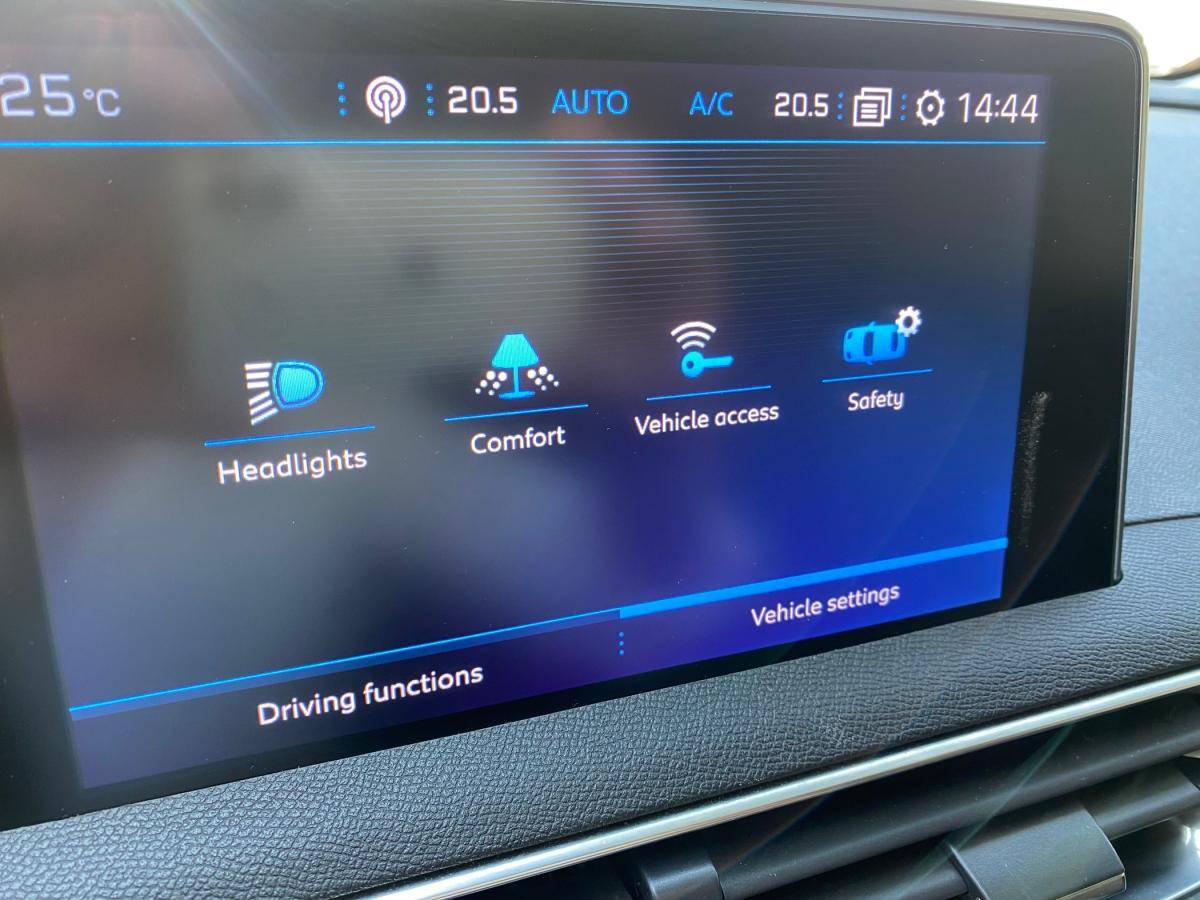peugeot-3008-2020-diesel-1499cc