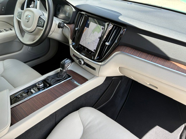 volvo-v60-2020-diesel-1969cc