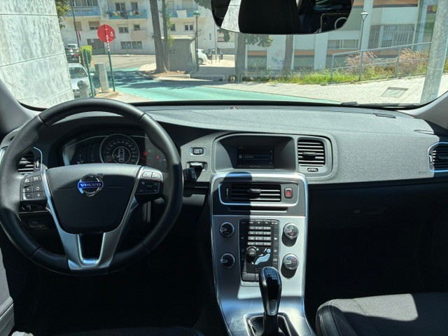 volvo-v60-cross-country-2017-diesel-1969cc