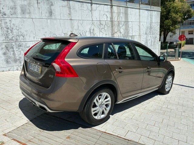 volvo-v60-cross-country-2017-diesel-1969cc