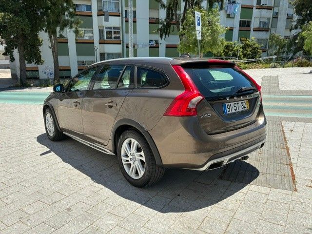 volvo-v60-cross-country-2017-diesel-1969cc