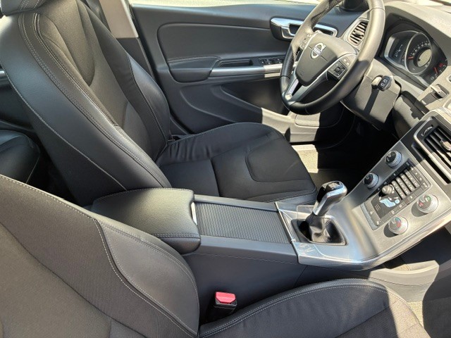 volvo-v60-cross-country-2017-diesel-1969cc