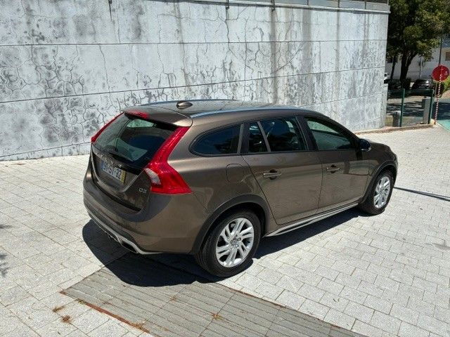 volvo-v60-cross-country-2017-diesel-1969cc