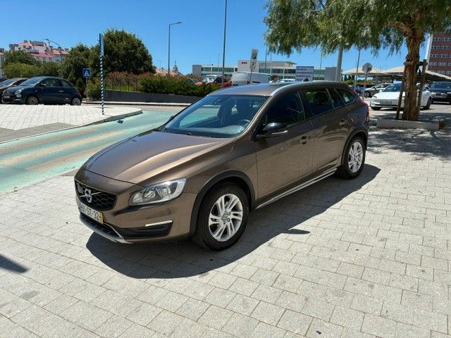 volvo-v60-cross-country-2017-diesel-1969cc