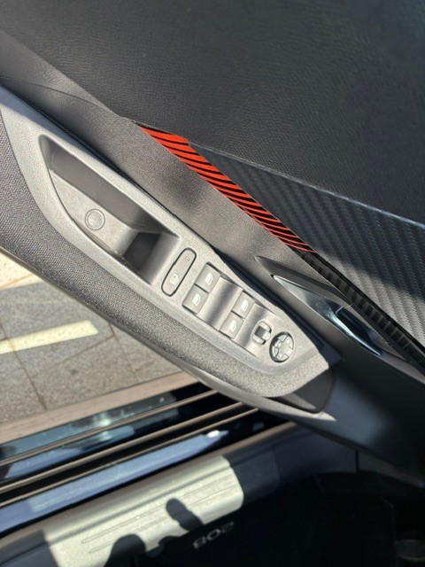 peugeot-208-2023-diesel-1499cc