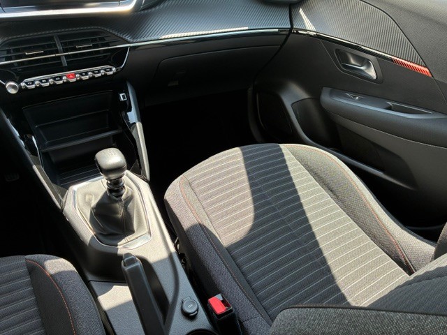 peugeot-208-2023-diesel-1499cc