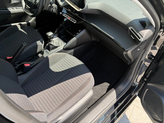 peugeot-208-2023-diesel-1499cc