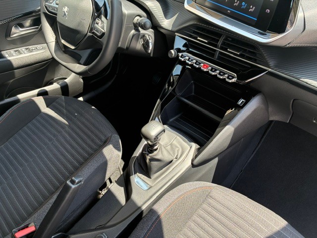 peugeot-208-2023-diesel-1499cc