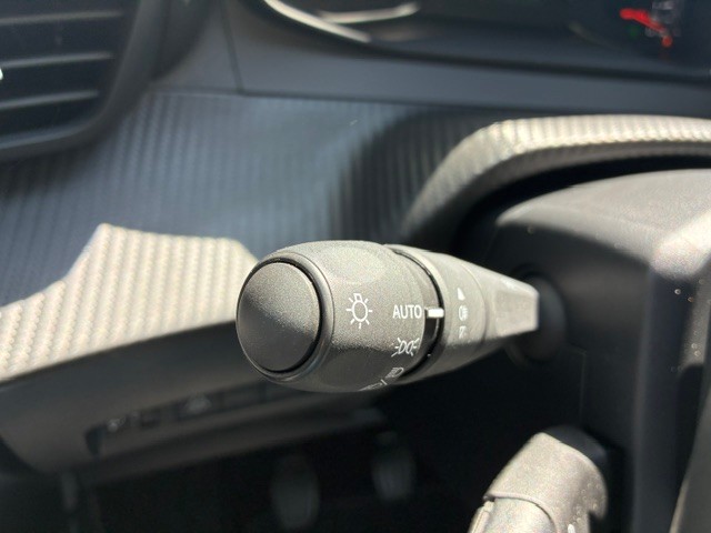 peugeot-208-2023-diesel-1499cc