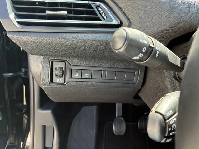 peugeot-308-sw-2017-diesel-1560cc