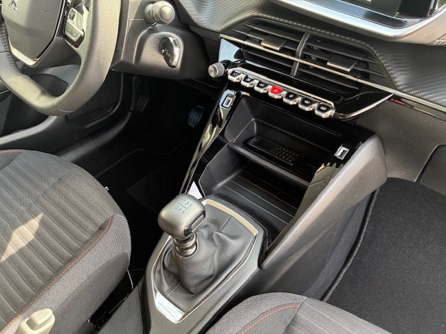peugeot-208-2023-gasolina-1199cc