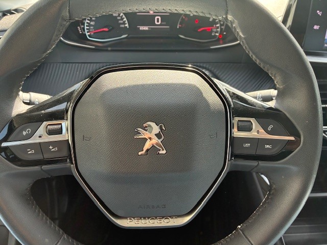 peugeot-208-2023-gasolina-1199cc