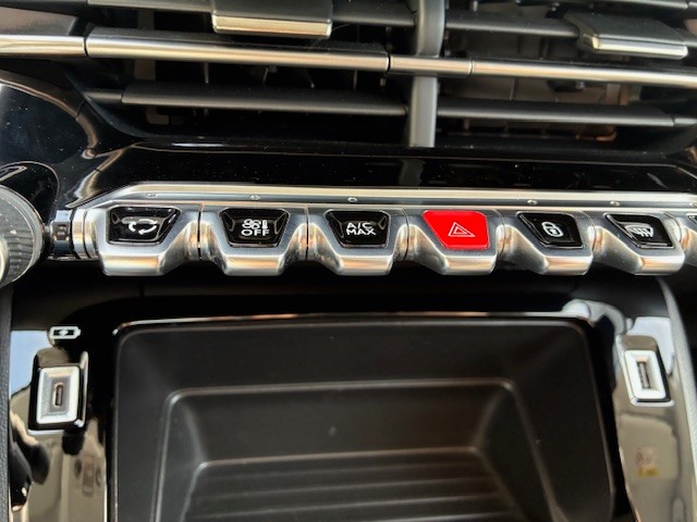 peugeot-208-2023-gasolina-1199cc