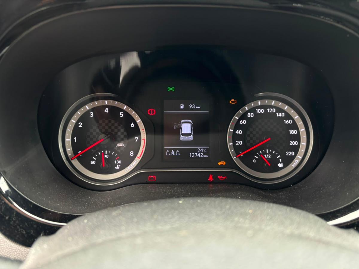 hyundai-i10-2023-gasolina-998cc