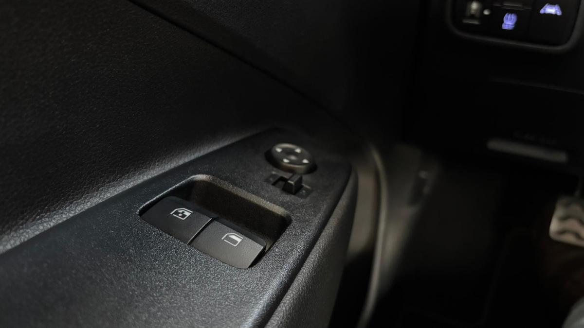 hyundai-i10-2023-gasolina-998cc