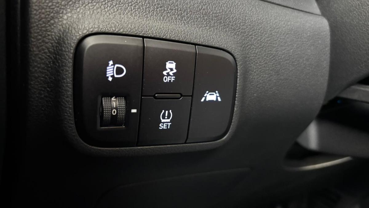 hyundai-i10-2023-gasolina-998cc