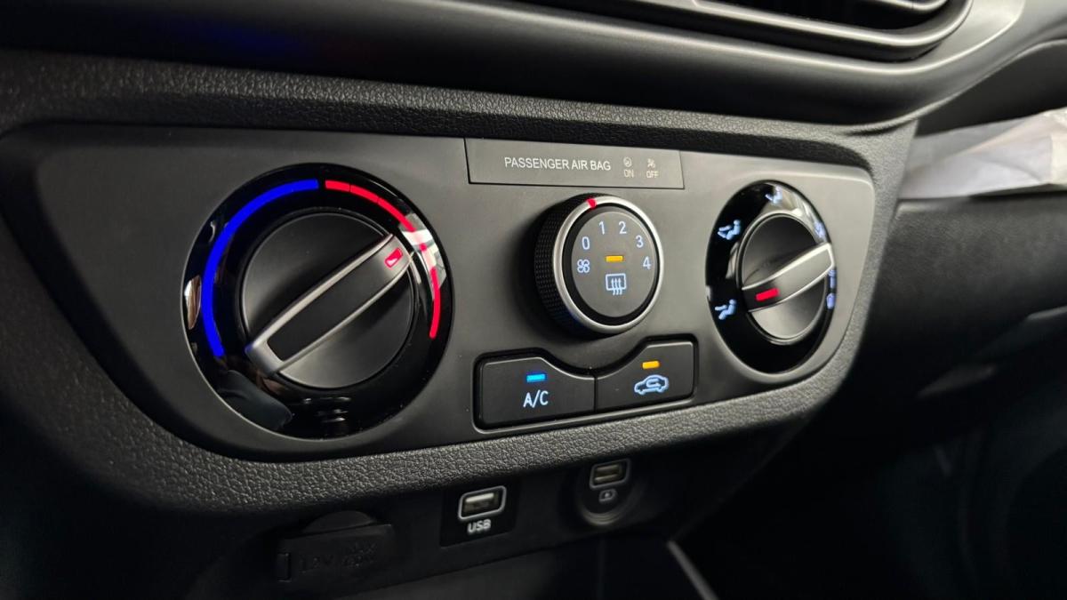 hyundai-i10-2023-gasolina-998cc
