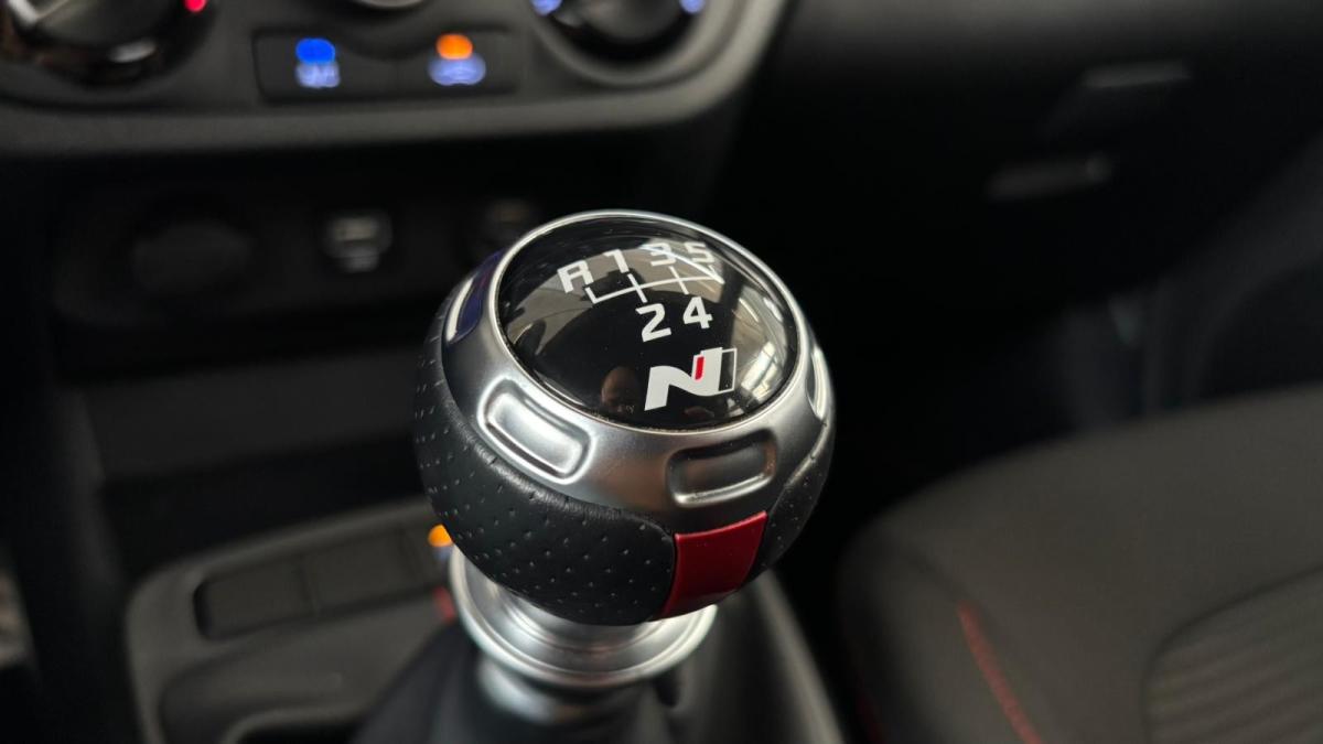 hyundai-i10-2023-gasolina-998cc