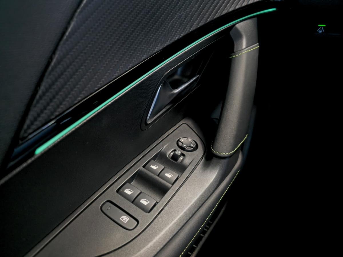peugeot-2008-2023-eletrico-0cc