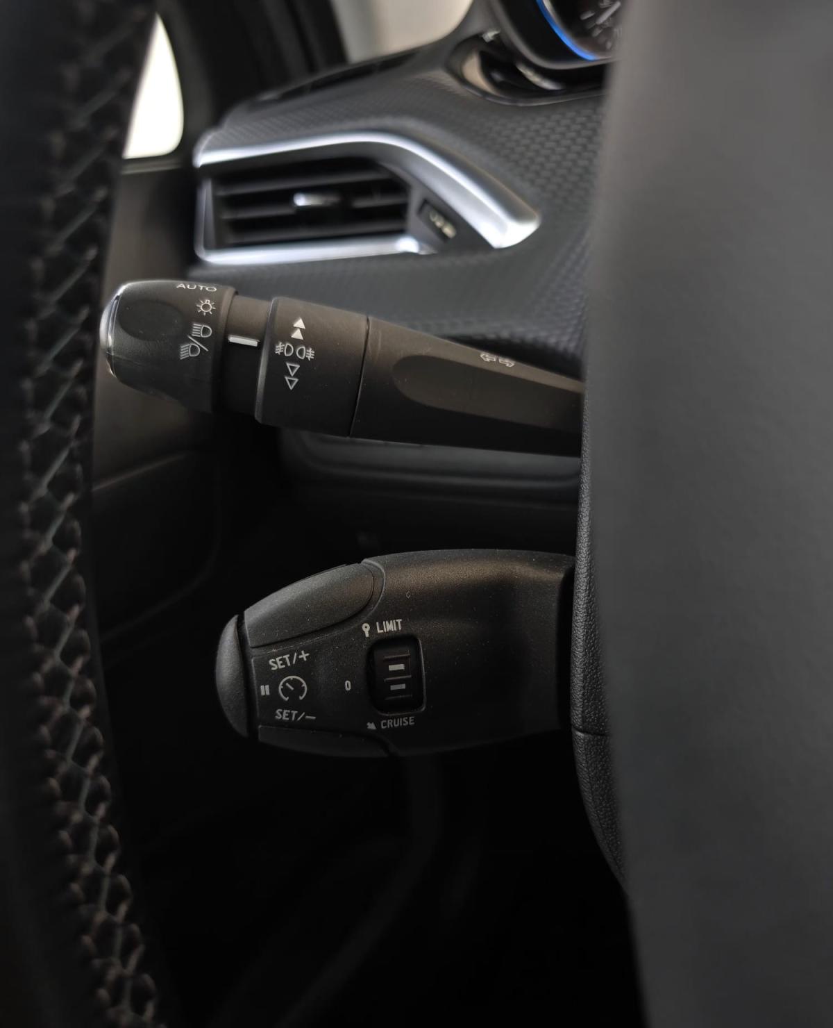 peugeot-2008-2018-gasolina-1199cc
