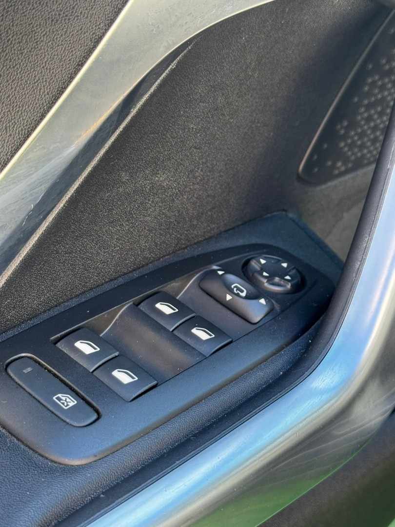 peugeot-2008-2017-gasolina-1199cc