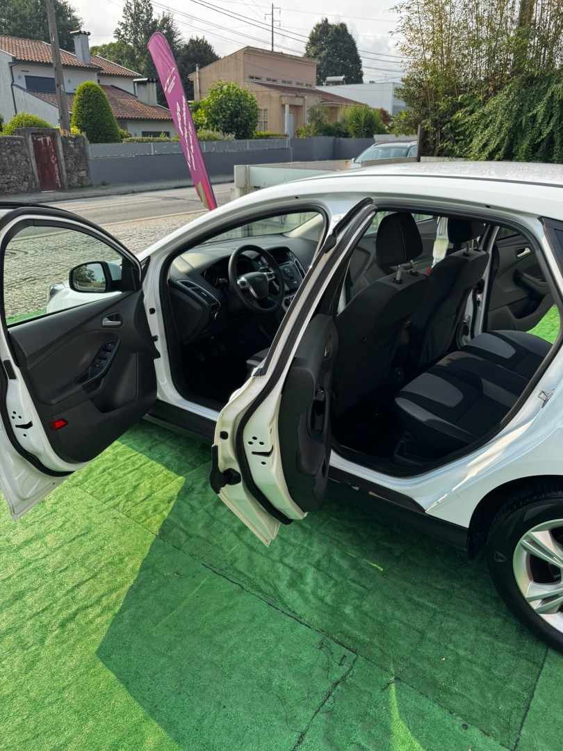 ford-focus-2013-gasolina-998cc