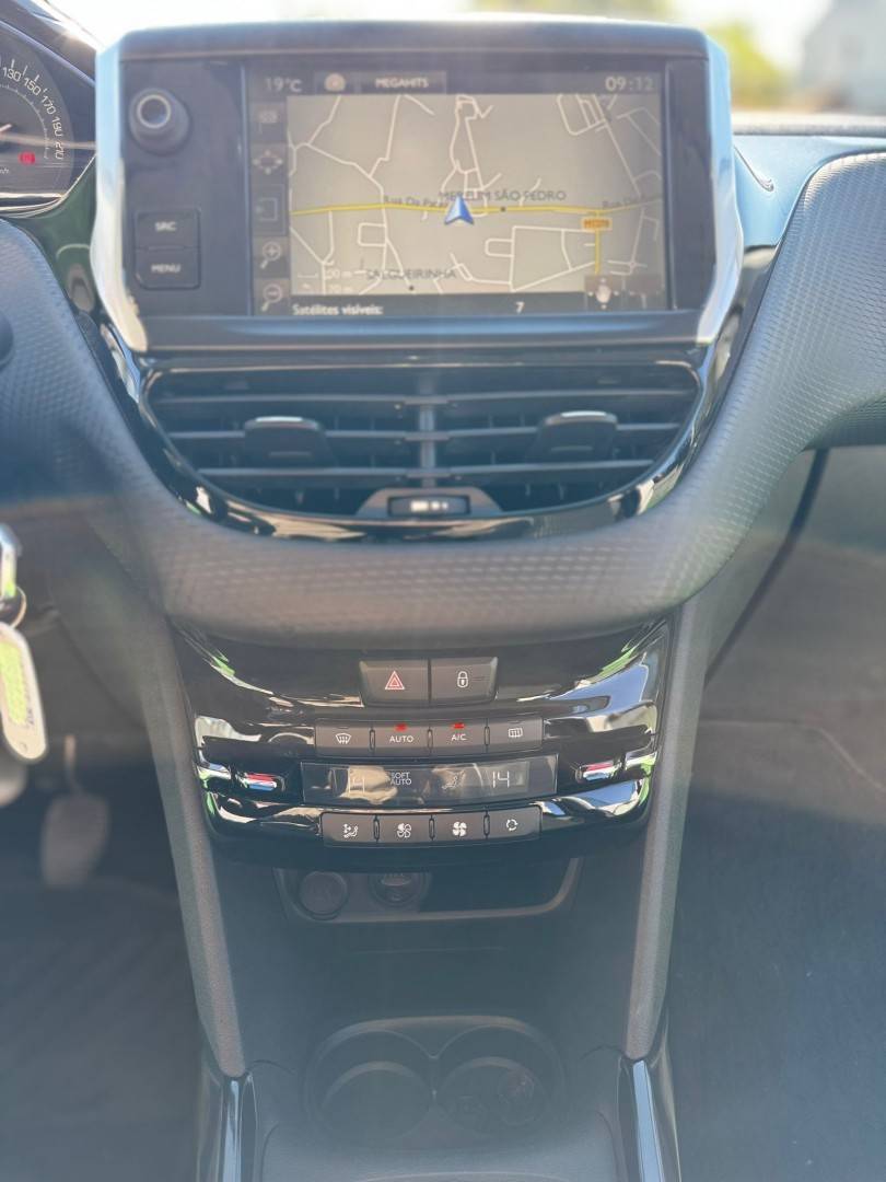 peugeot-2008-2015-gasolina-1199cc