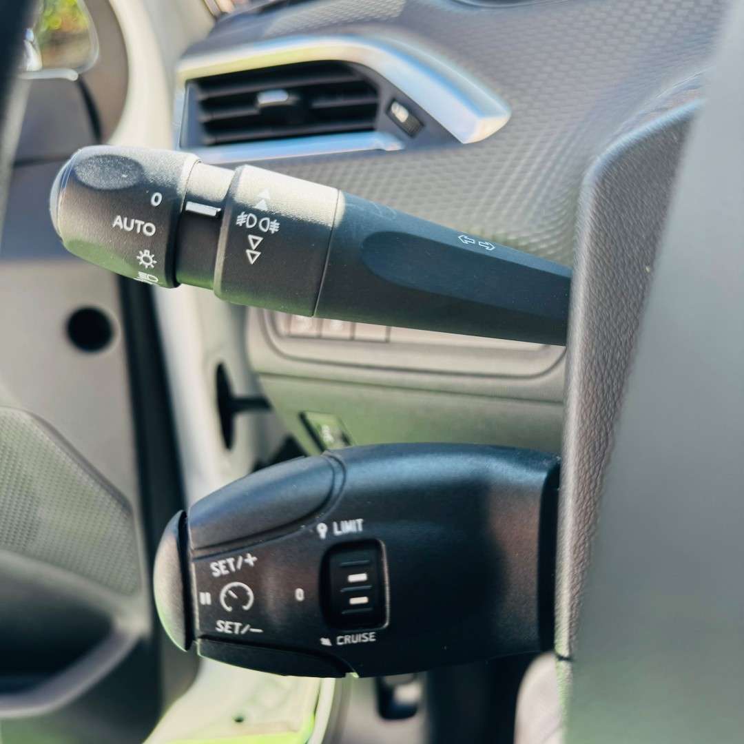 peugeot-2008-2017-gasolina-1199cc