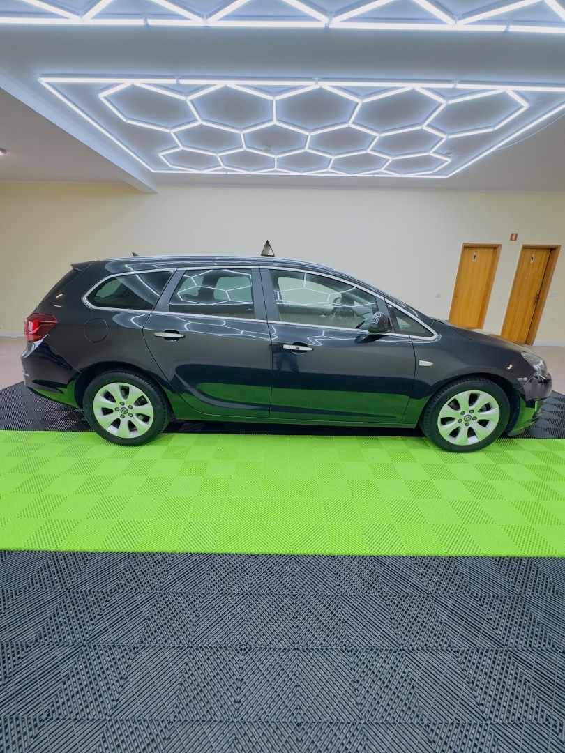 opel-astra-sport-tourer-2013-diesel-1686cc