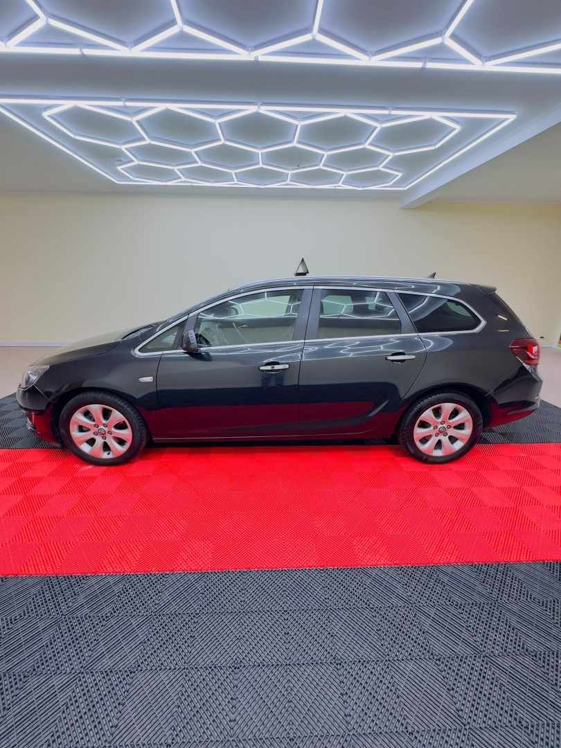 opel-astra-sport-tourer-2013-diesel-1686cc