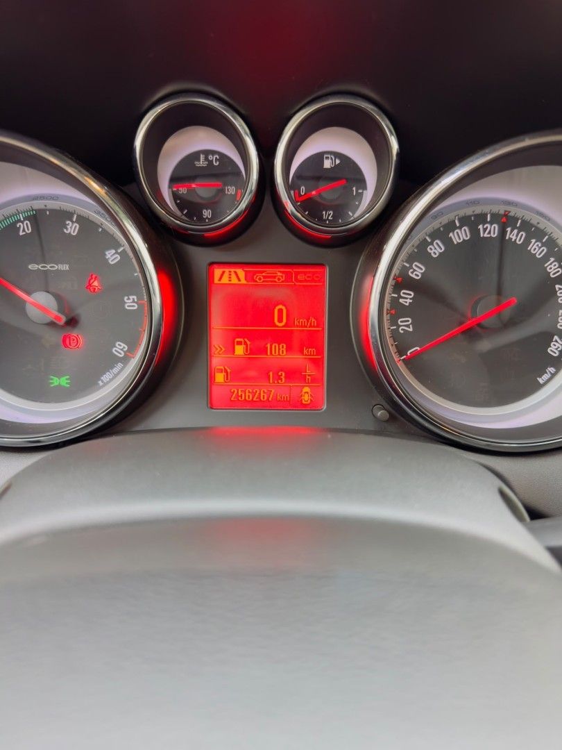opel-astra-sport-tourer-2013-diesel-1686cc