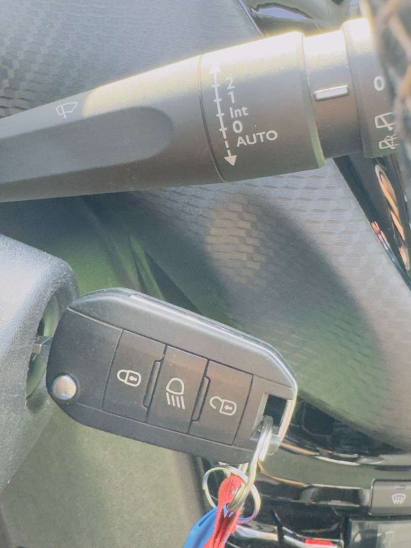 peugeot-2008-2016-gasolina-1199cc