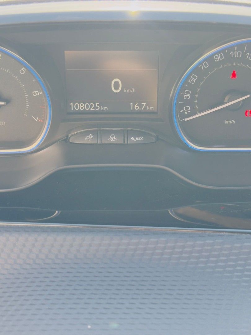 peugeot-2008-2016-gasolina-1199cc