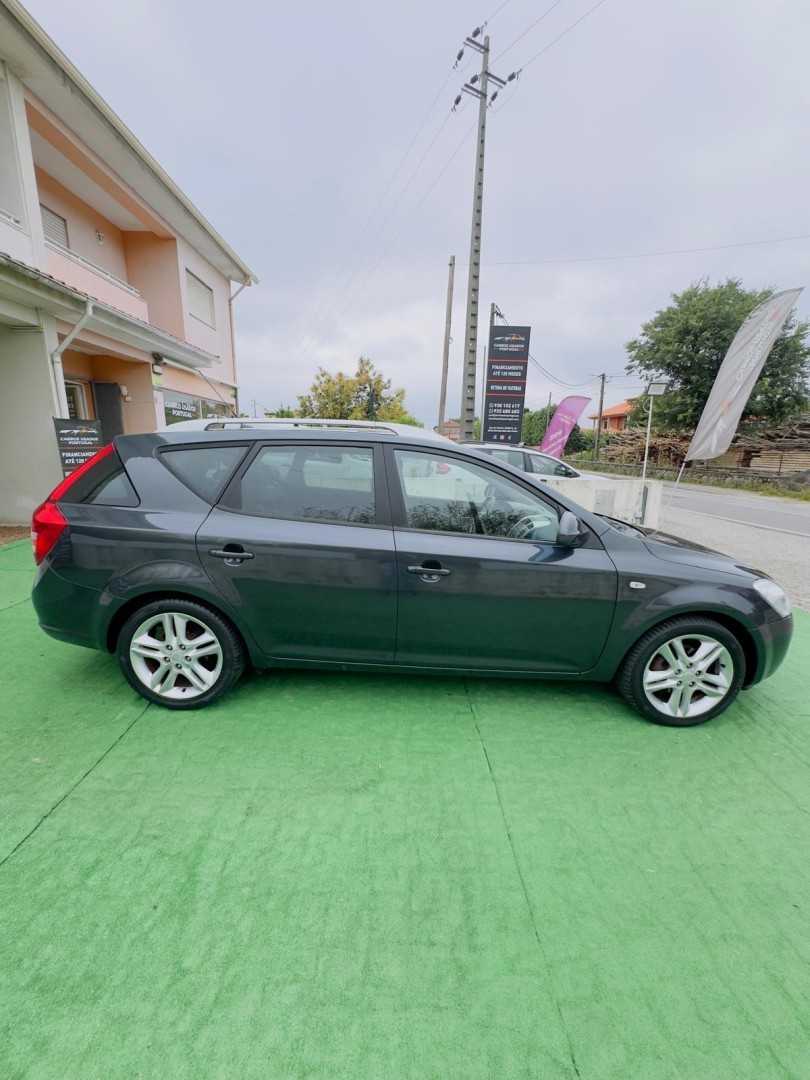 kia-ceed-sw-2009-diesel-1582cc