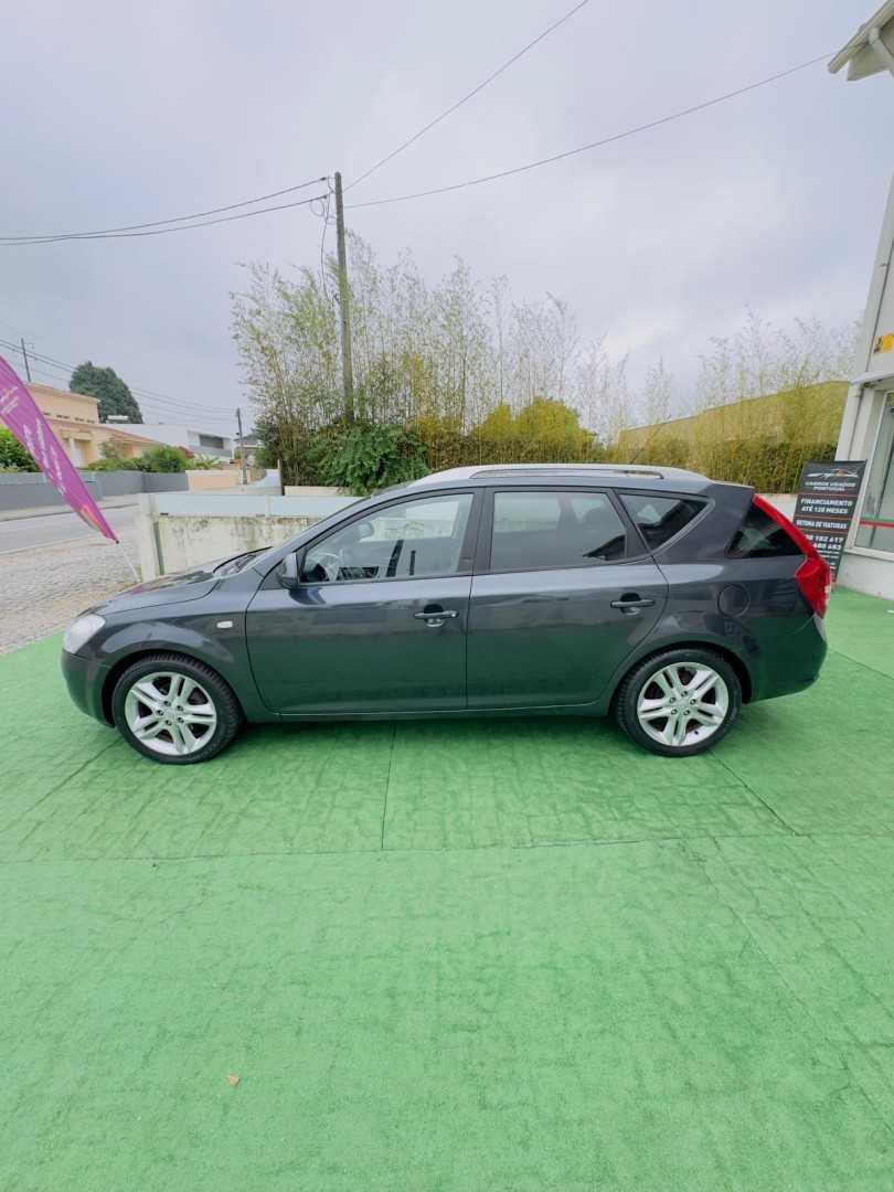 kia-ceed-sw-2009-diesel-1582cc