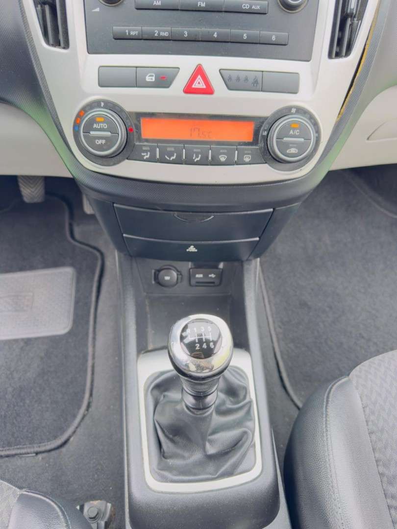 kia-ceed-sw-2009-diesel-1582cc