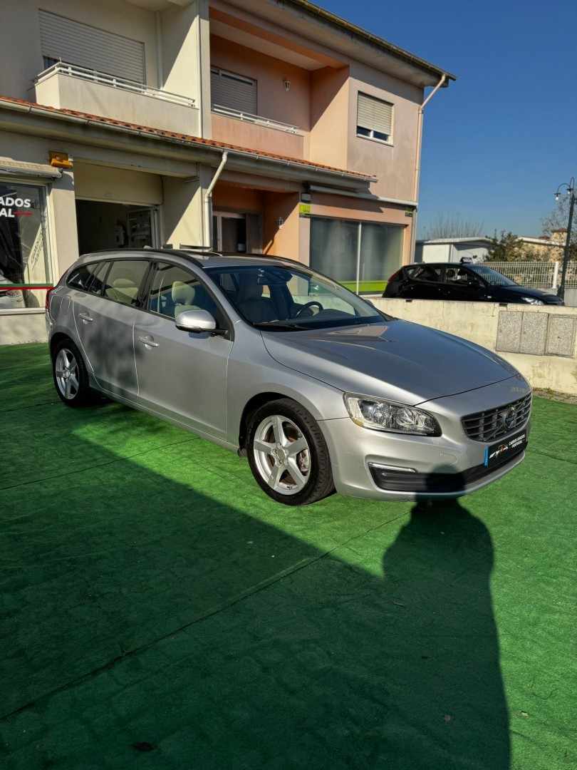 volvo-v60-2014-diesel-1560cc