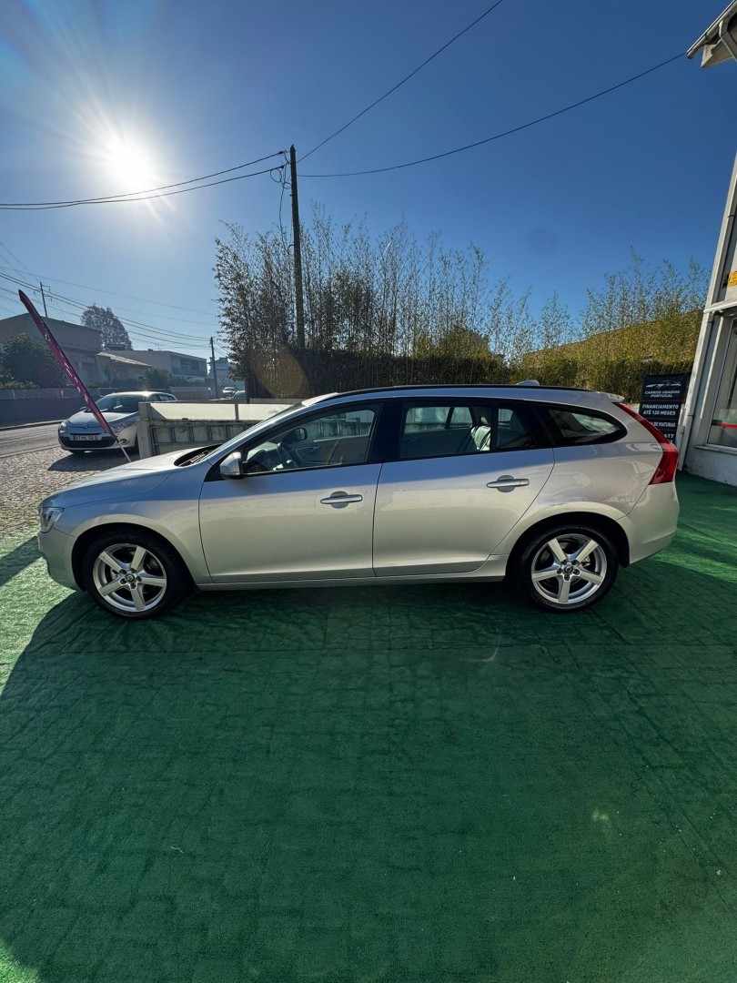 volvo-v60-2014-diesel-1560cc