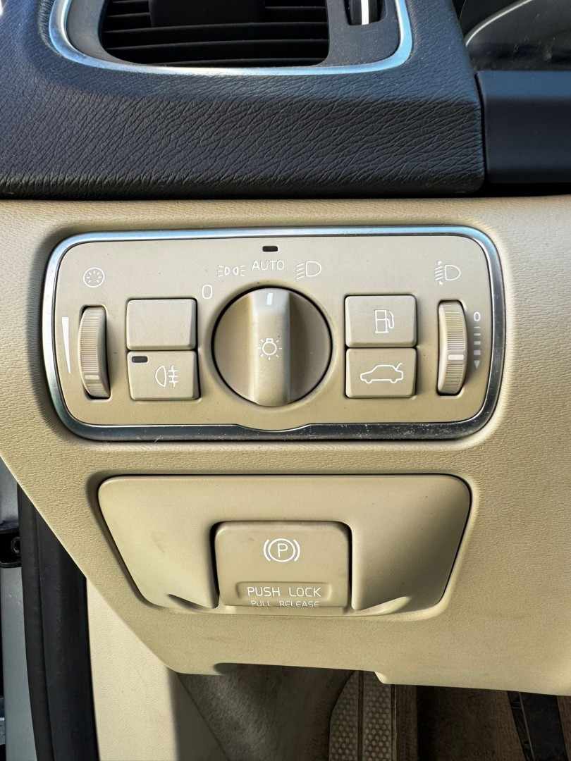 volvo-v60-2014-diesel-1560cc