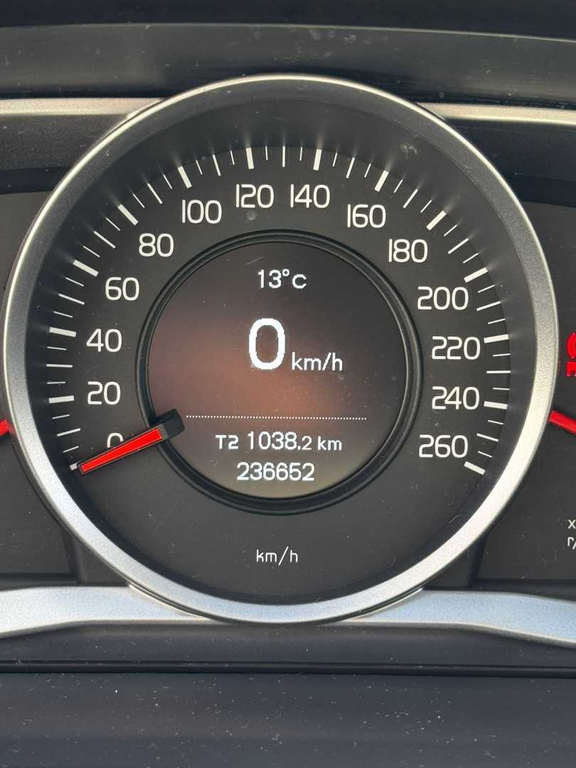 volvo-v60-2014-diesel-1560cc