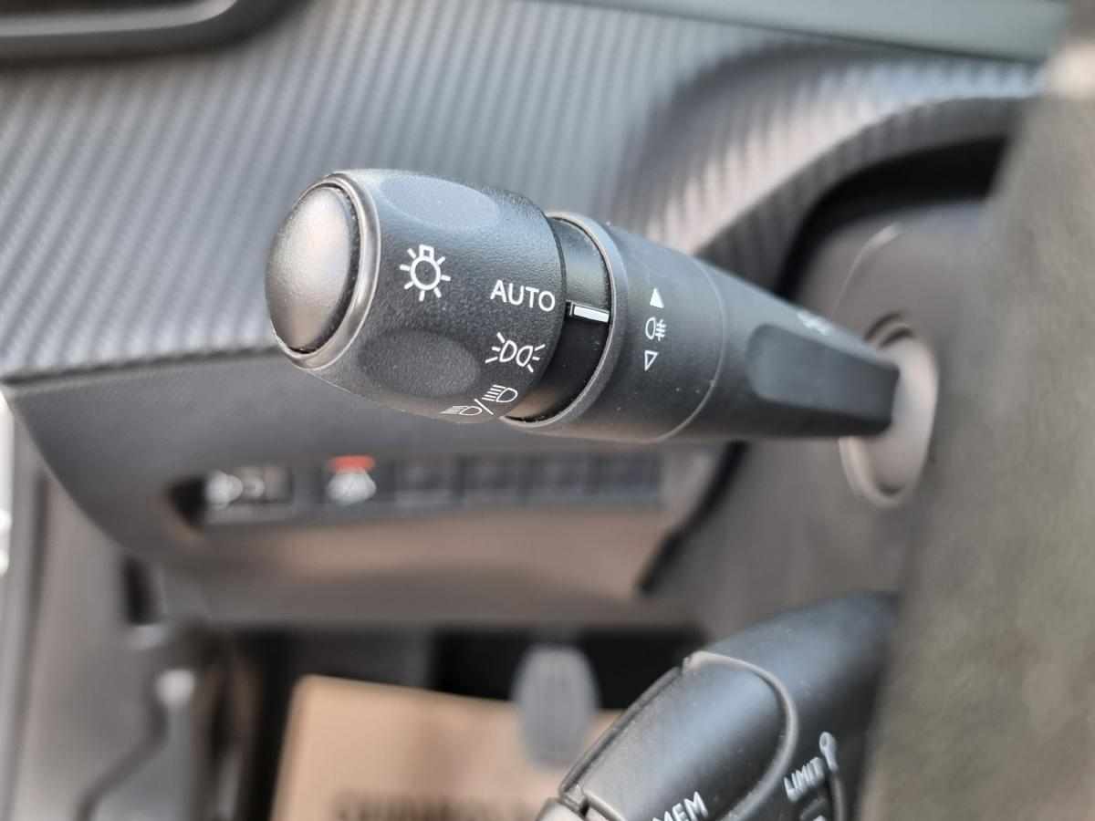 peugeot-2008-2021-gasolina-1199cc