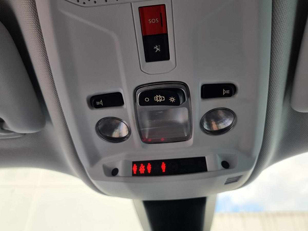 peugeot-2008-2021-gasolina-1199cc
