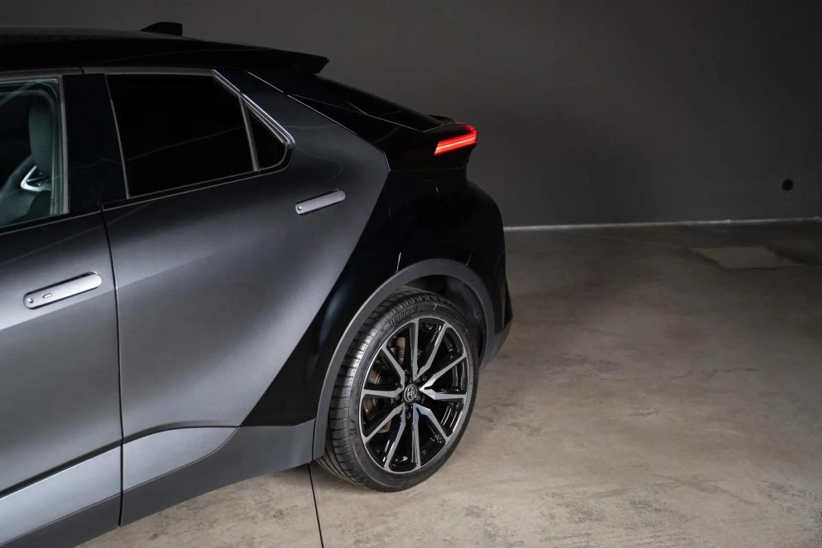 toyota-c-hr-2024-hibrido-a-gasolina-1987cc