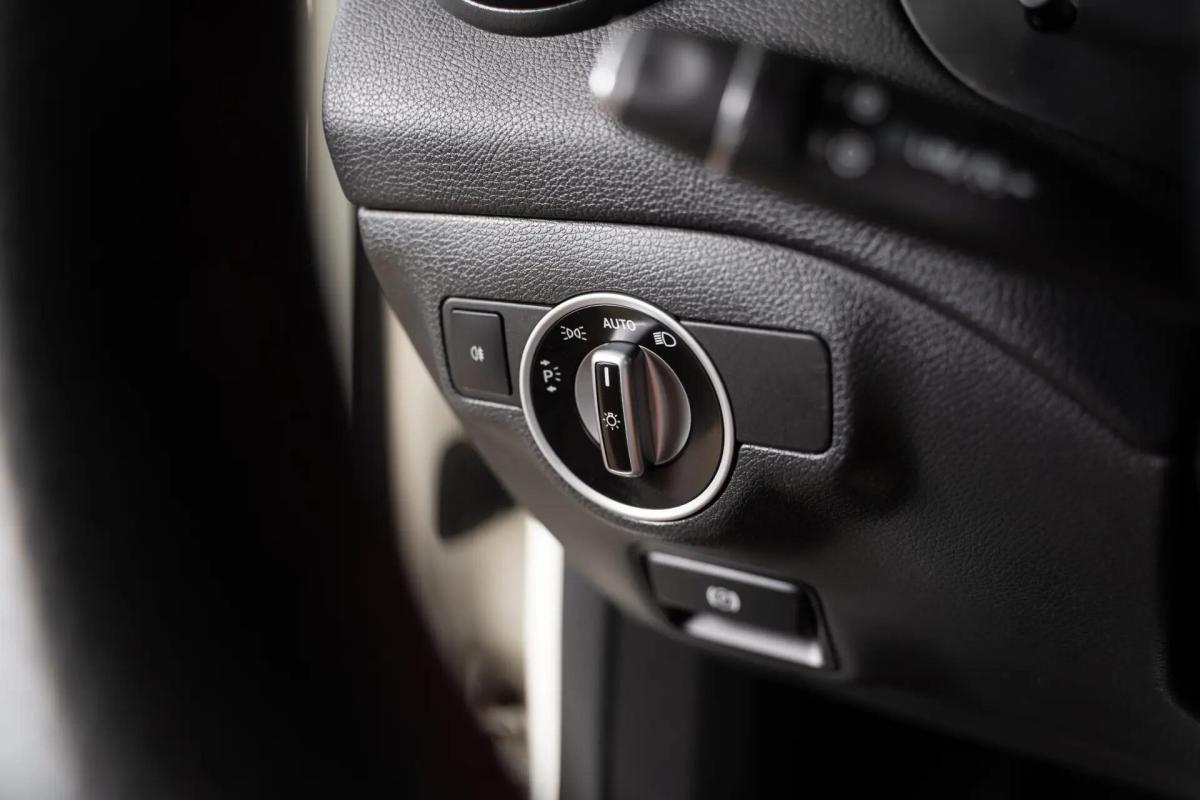 mercedes-benz-gla-200d-2016-diesel-2143cc