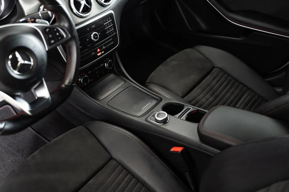 mercedes-benz-gla-200d-2016-diesel-2143cc