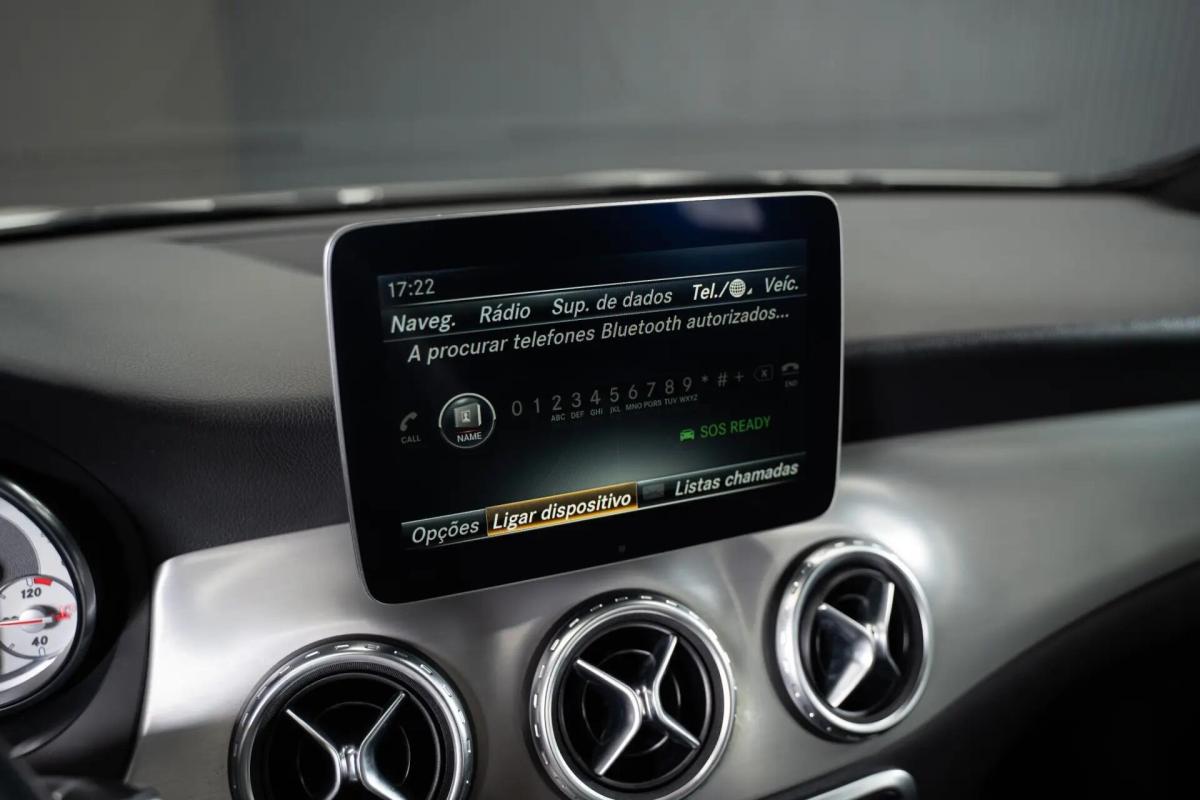 mercedes-benz-gla-200d-2016-diesel-2143cc