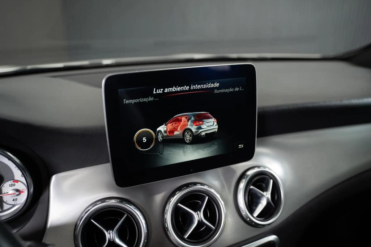 mercedes-benz-gla-200d-2016-diesel-2143cc