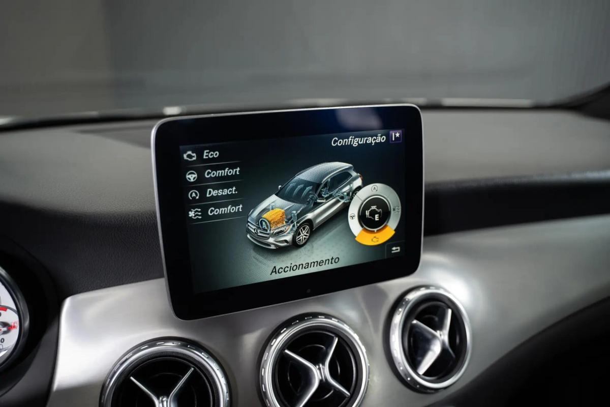 mercedes-benz-gla-200d-2016-diesel-2143cc